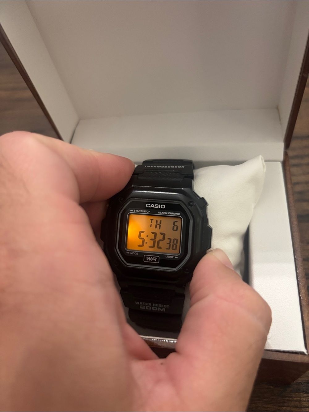 Casio F-108WH Watch - Picture 4 of 6